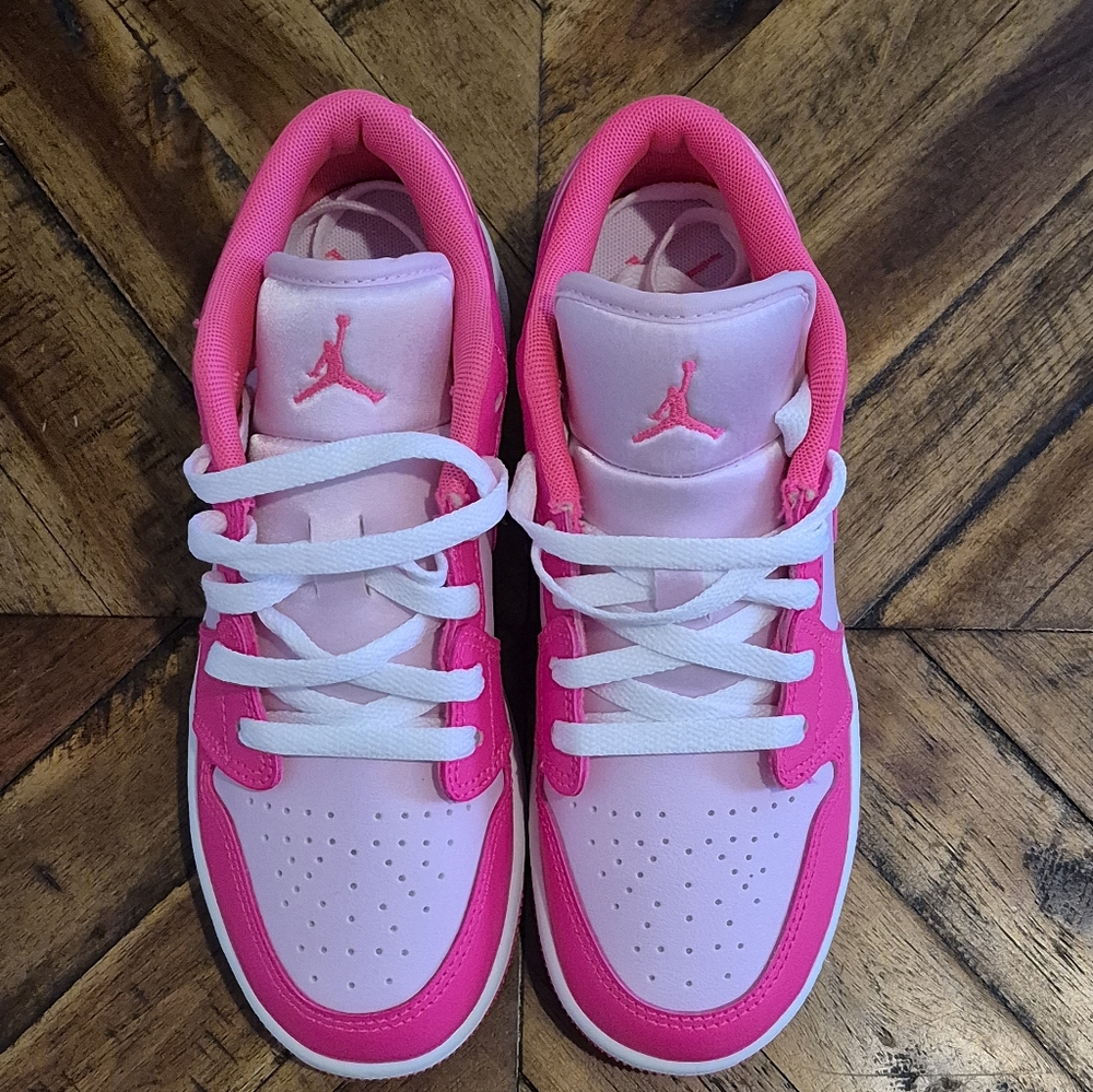 Air Jordan, Pink and White, 4Y, NWOT